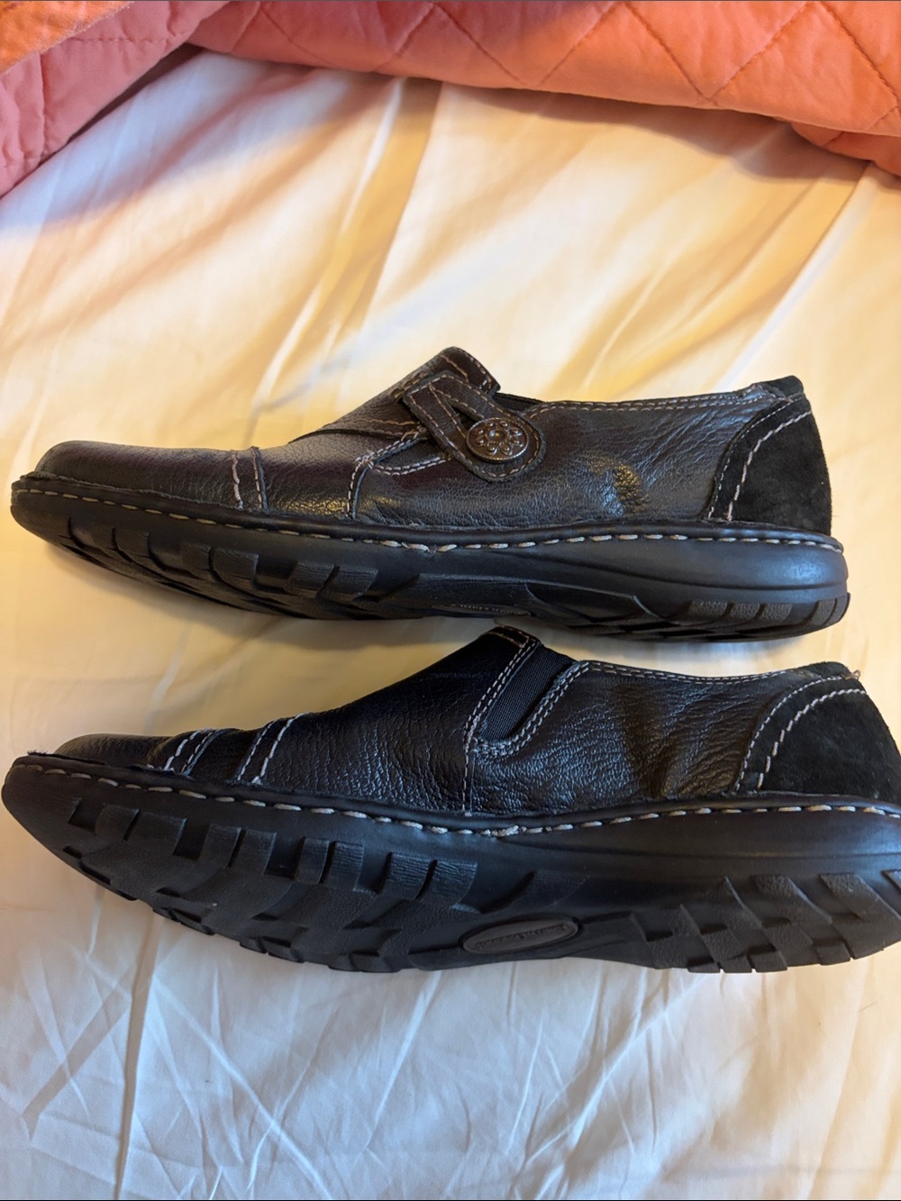 Earth Origins Black Leather Slip-On Women's Dress Shoes - Picture 4 of 7